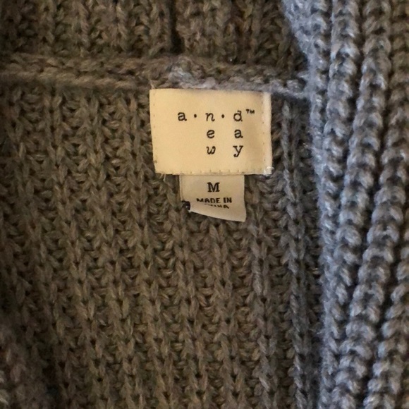 A new day hooded cardigan - Picture 2 of 6